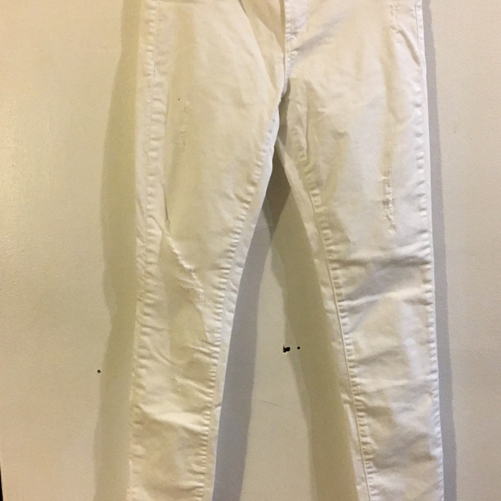 White denim jeans